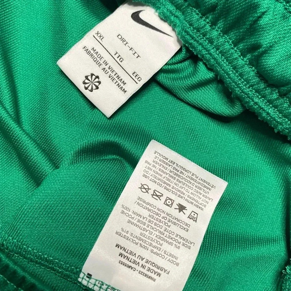 Nike shorts set of 2 embroidered & stamped logo Size xxl - Picture 4 of 7